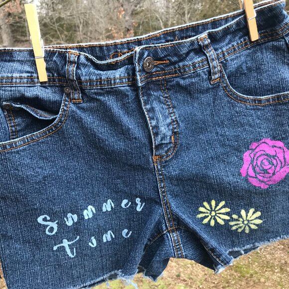 Upcycled Cato Denim Cutoff Jean Shorts, Painted Summertime Fringy, 8 Petite - Picture 6 of 8